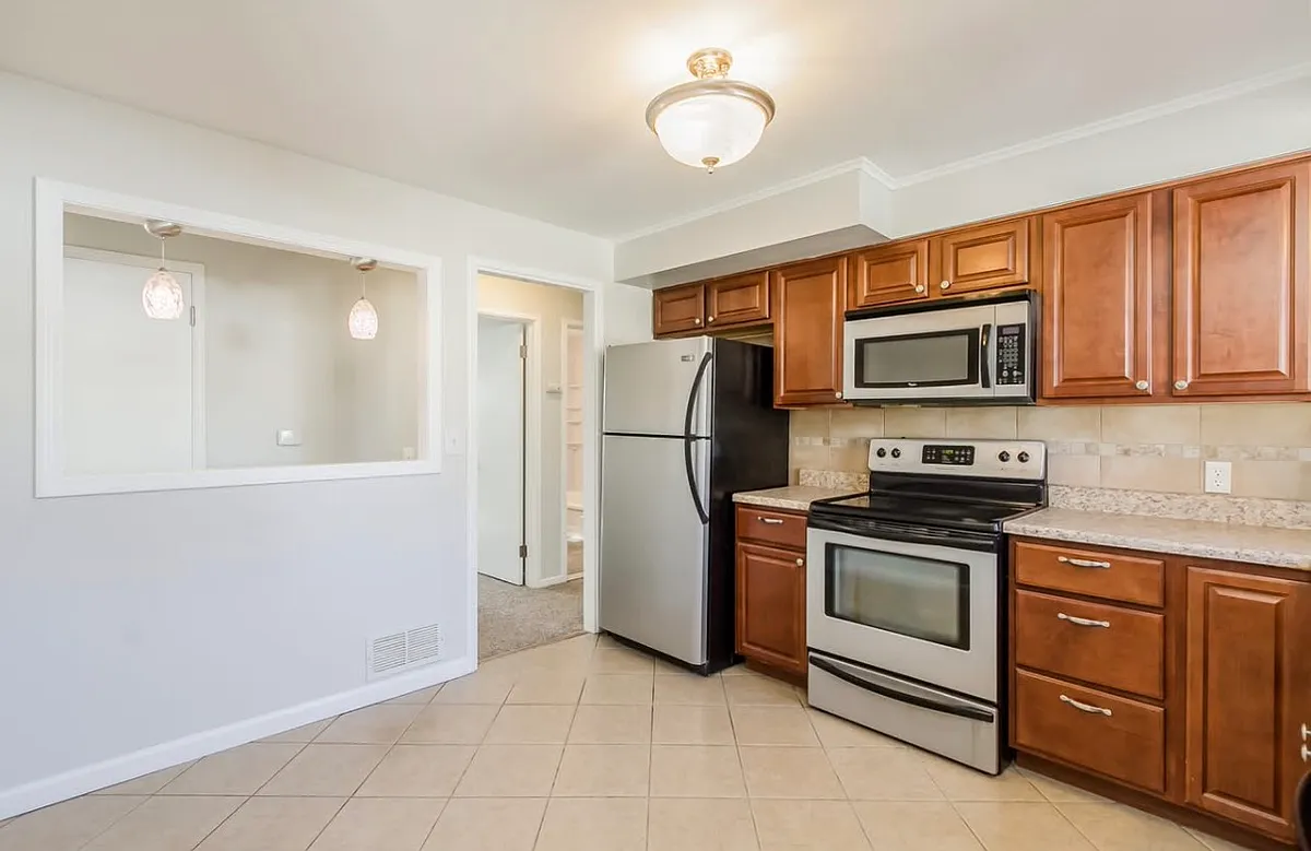 Building Photo - 19 Charland Rd