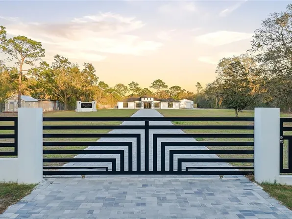 17736 Overstreet Ln, Spring Hill, FL 34610