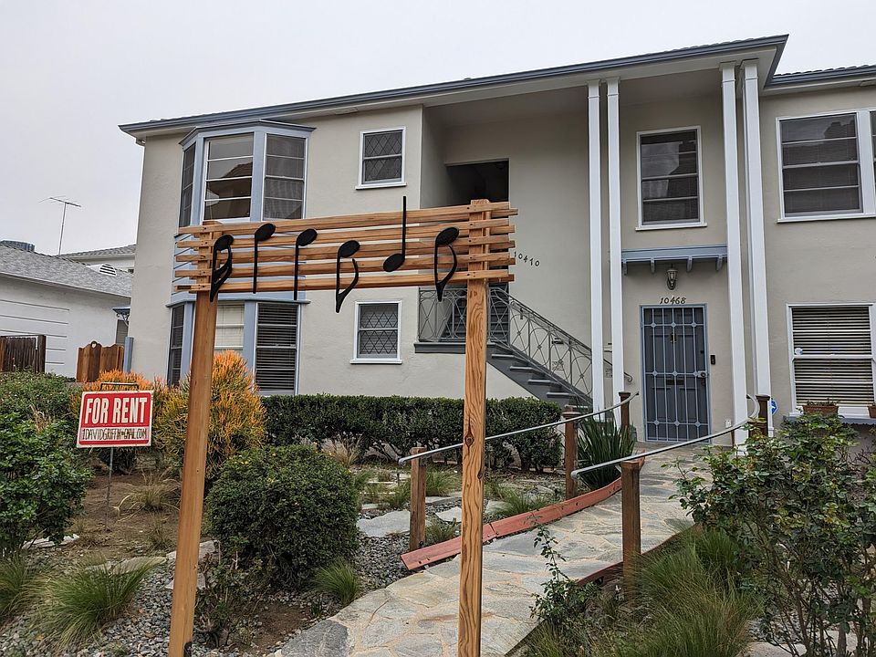 Upstairs, serene, charming space