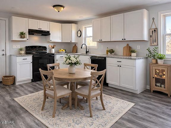 3rd image of 133 Homebase Ln