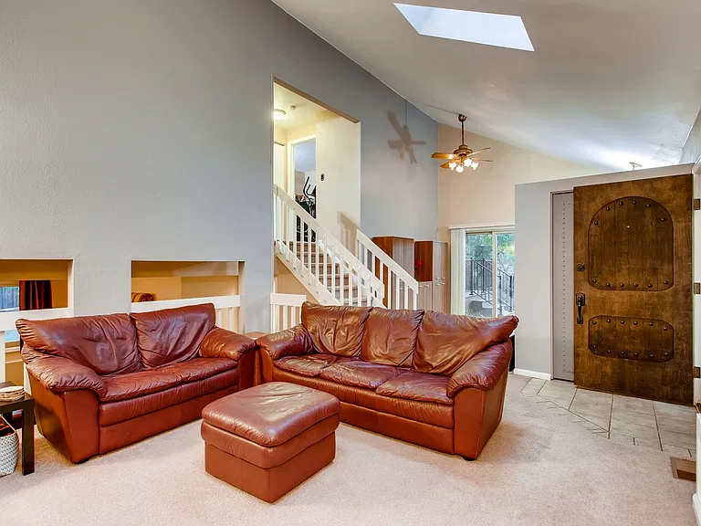 3720 Black Oak Ct — Photo 2