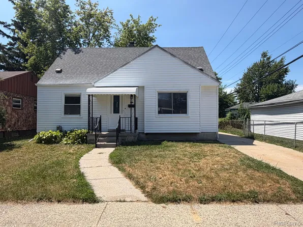 29295 Hillview St, Roseville, MI 48066