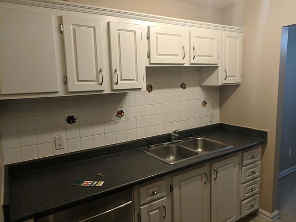 2nd image of 2519 38th St NE #91