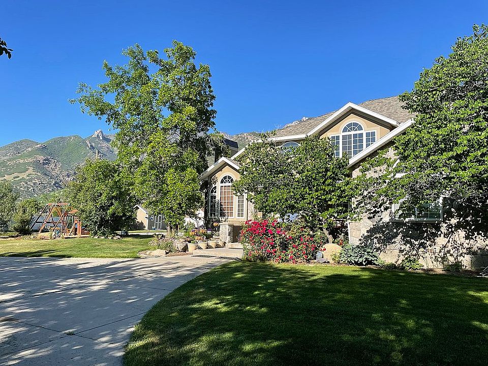 2nd image of 3257 E Little Cottonwood Rd
