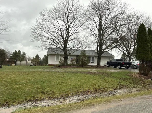 22524 Berry Knolls Dr, Cambridge Springs, PA 16403