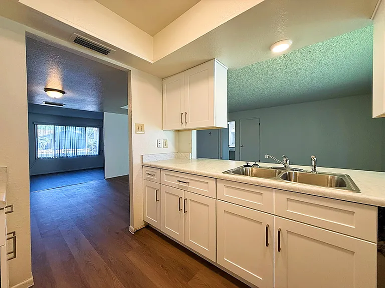 5208 W Calavar Rd — Photo 11