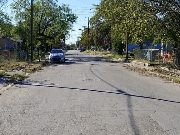 4th image of 4931 Pettus