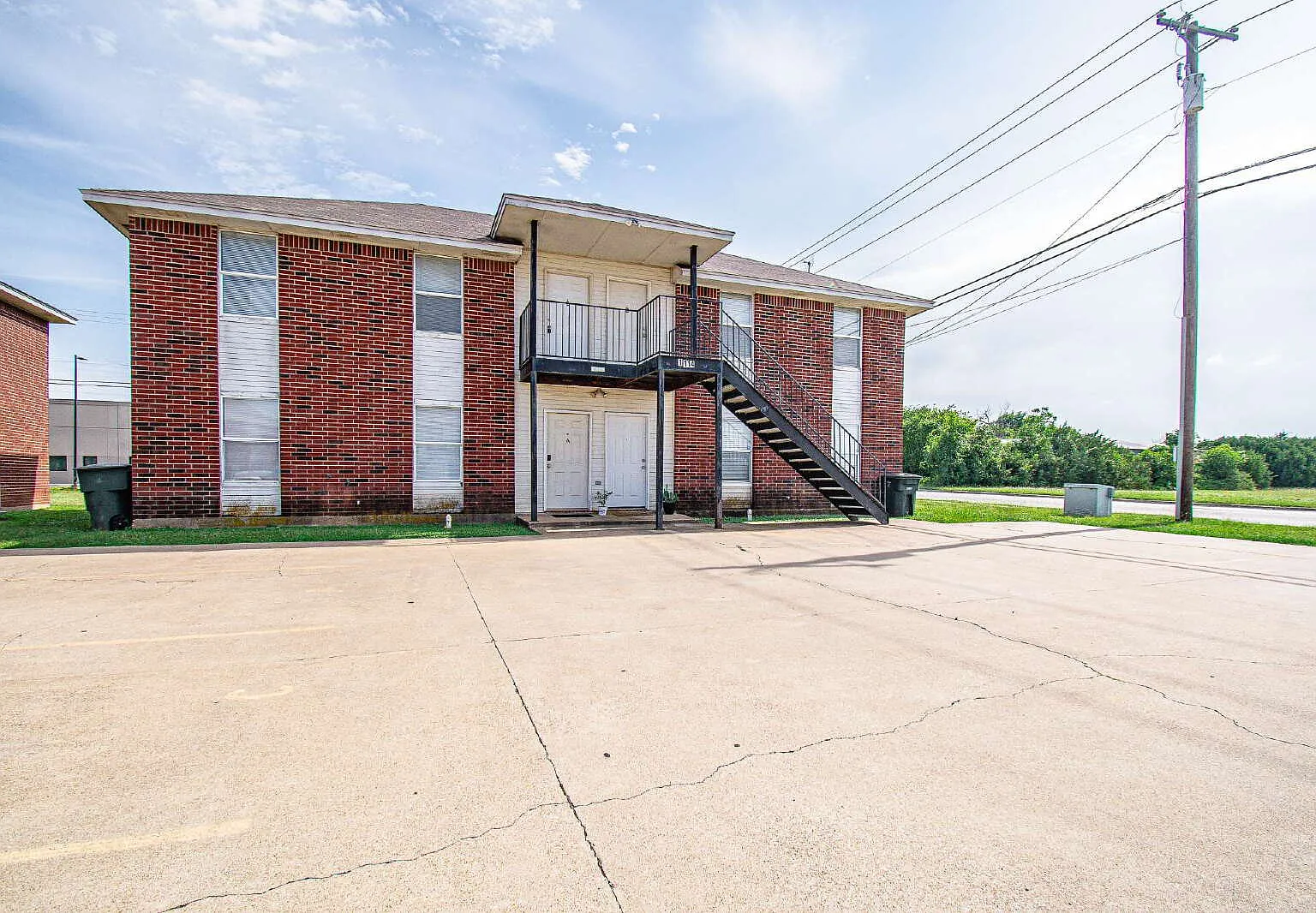 2 bed, 1.0 bath, 795 sqft, $650 — Photo 1