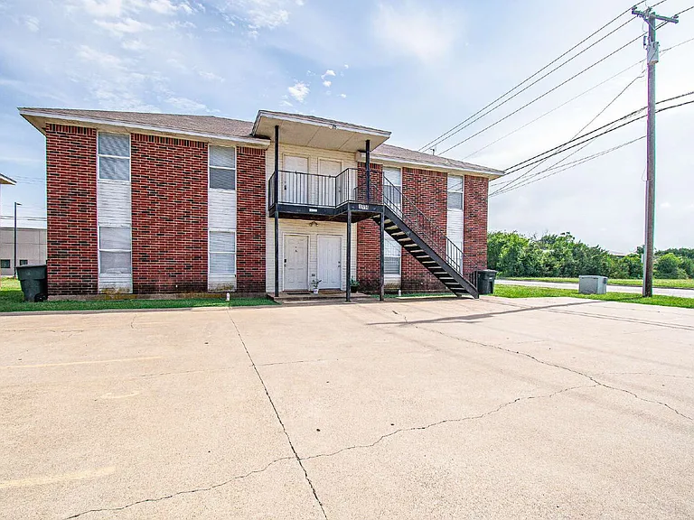 1114 Horizon Dr #C — Photo 1