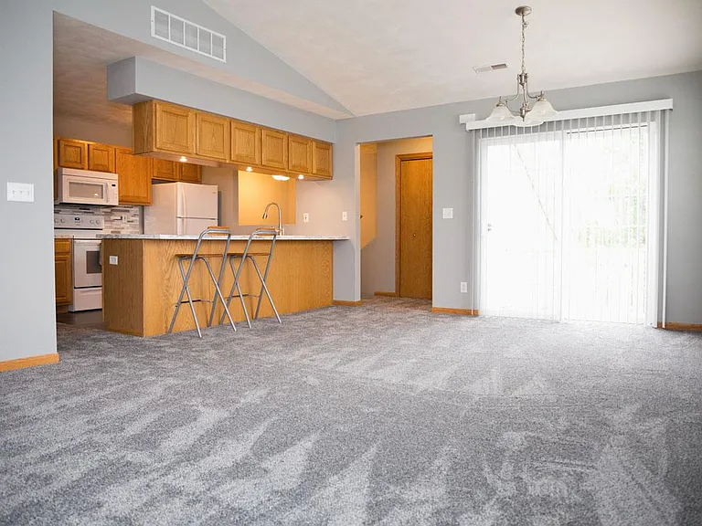 7964 Royal Oaks Rd — Photo 3