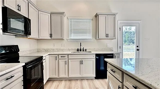 4 bed, 2.5 bath, 1782 sqft, $2,200 — Photo 2