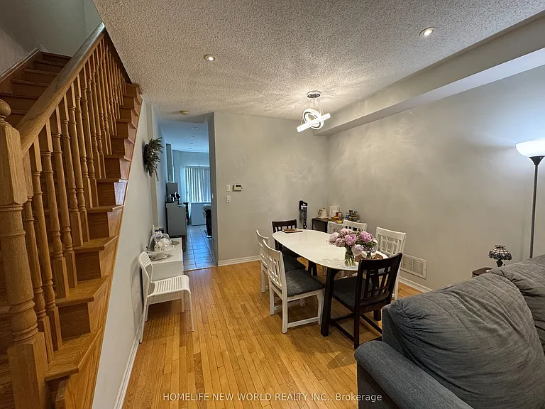 6 Altamont Rd #UPPER — Photo 3