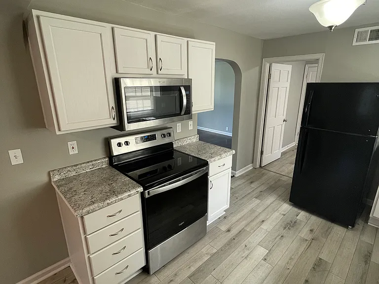 406 NE Grand Ave — Photo 3