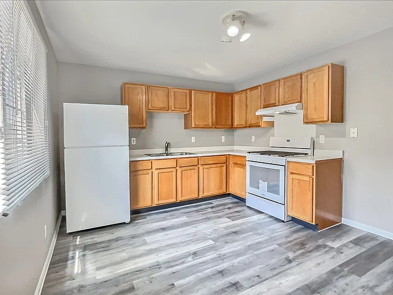 One Bedroom, One Bath-Kitchen