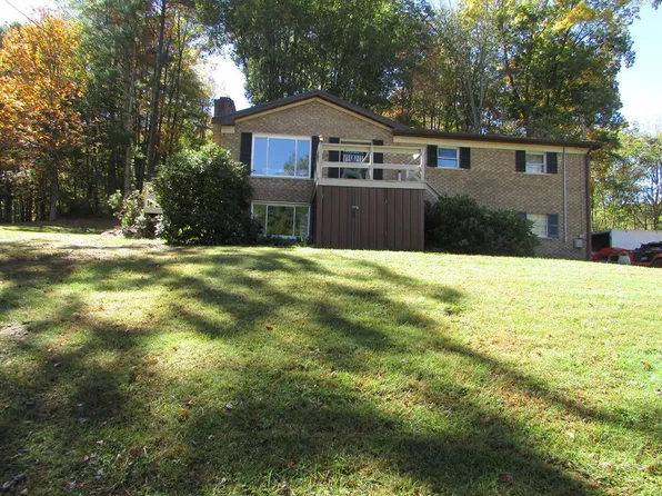 183 Sarge Manning Dr, Crab Orchard, WV 25827