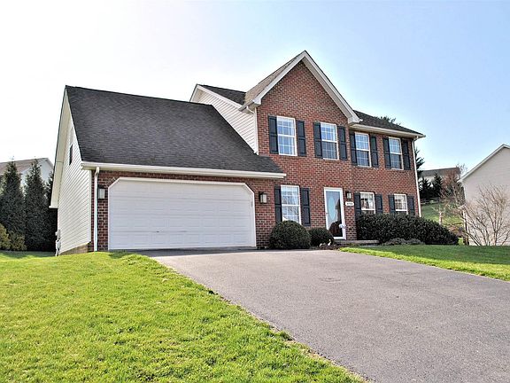 2nd image of 490 Windsor Dr