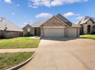 11908 SW 18th St, Yukon, OK 73099