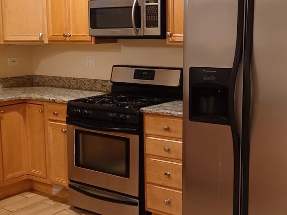 2nd image of 2417 W Hutchinson St #1W