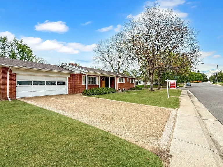 1695 E Cornell Ave — Photo 23