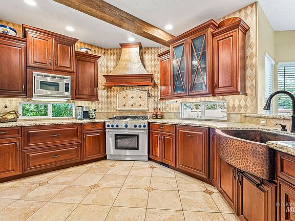 4th image of 1820 N Princeton Way