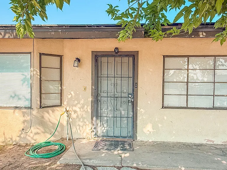 4519 Gordon St — Photo 2
