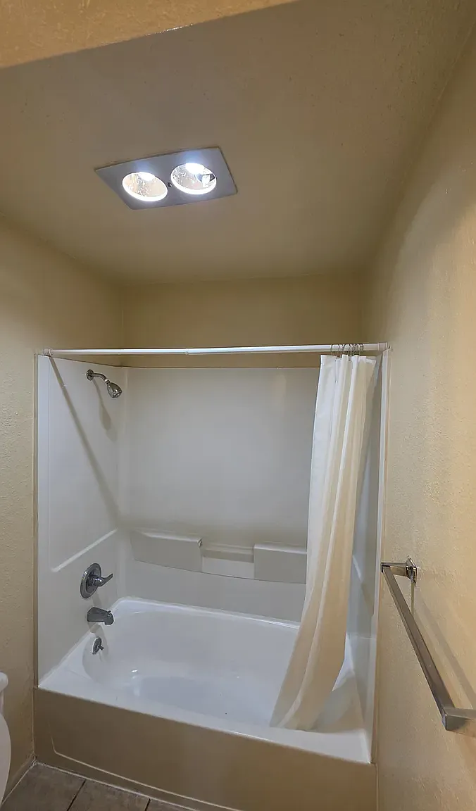 2 bed, 1.5 bath, $1,300 — Photo 2