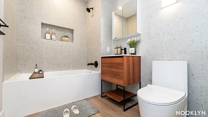 Rented by Nooklyn NYC LLC | media 82