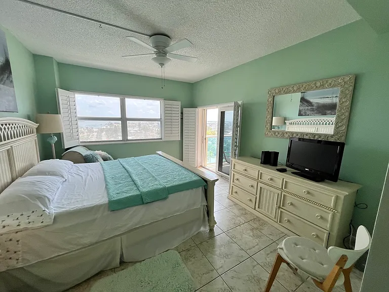 880 Mandalay Ave #C908 — Photo 40