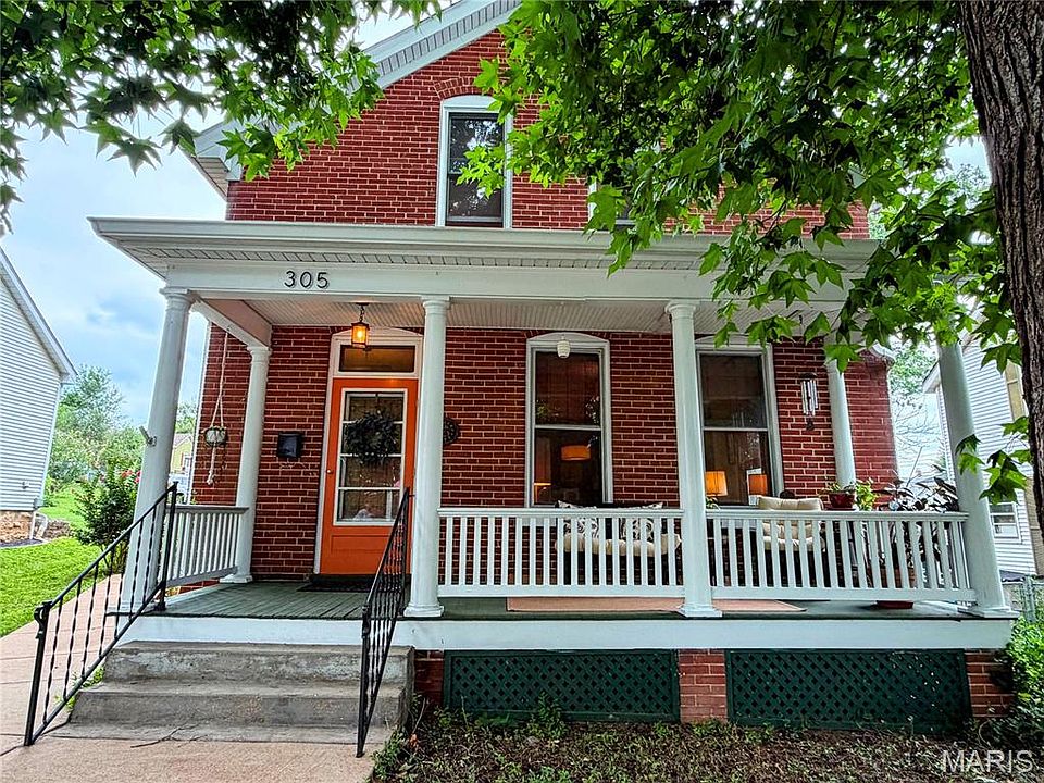 1st image of 305 Rand St