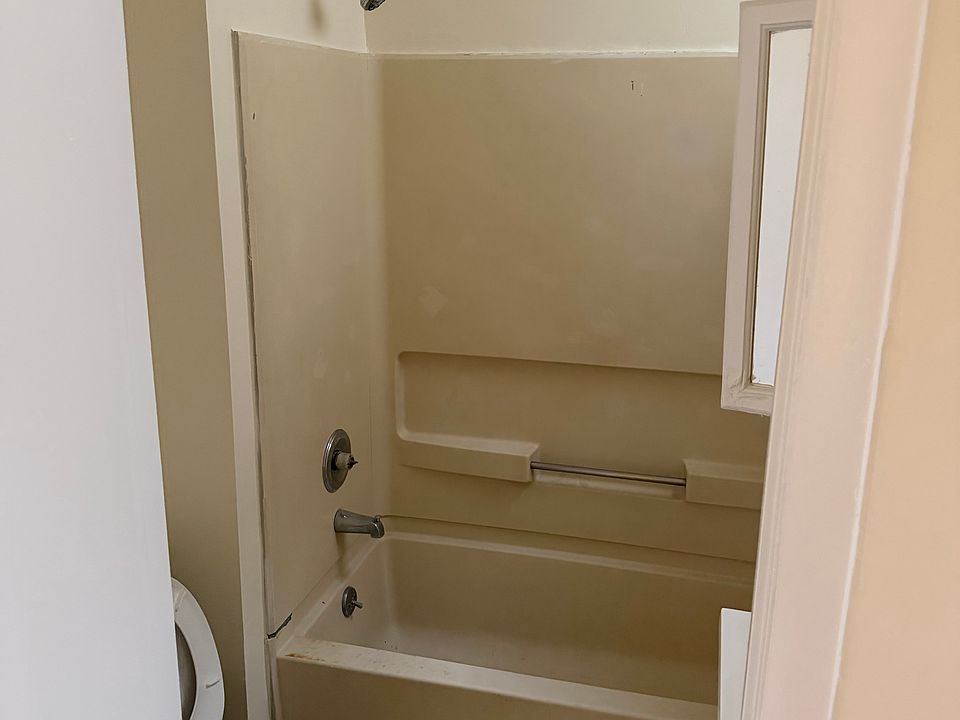 2nd image of 272 Passaic St APT 9