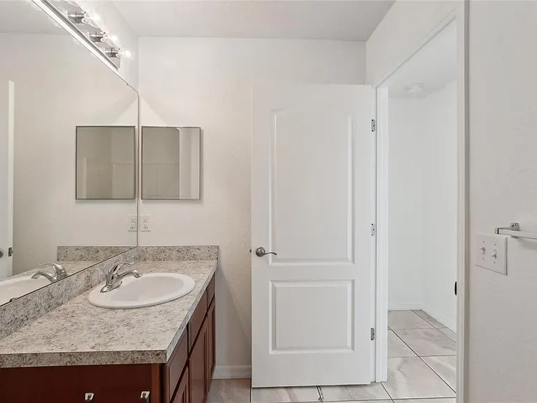 109 James Cir — Photo 15