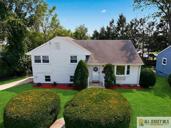 13 Glencourt Ave, Edison, NJ 08837