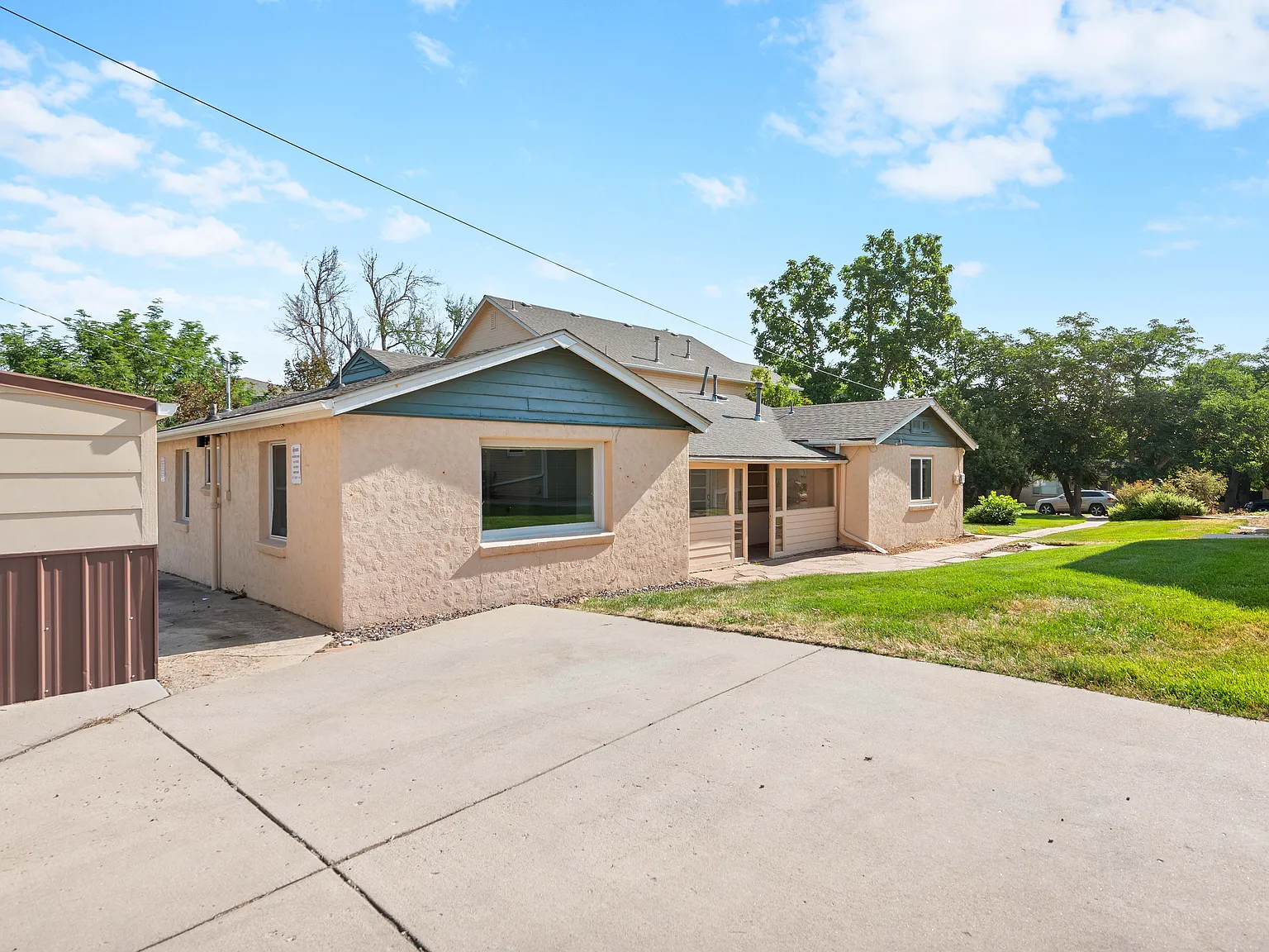 4 bed, 1600 sqft, $7,060 — Photo 3