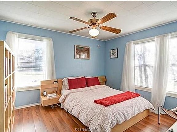 3rd image of 1009 Milner Dr