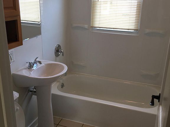 3rd image of 615 Indiana Ave #212