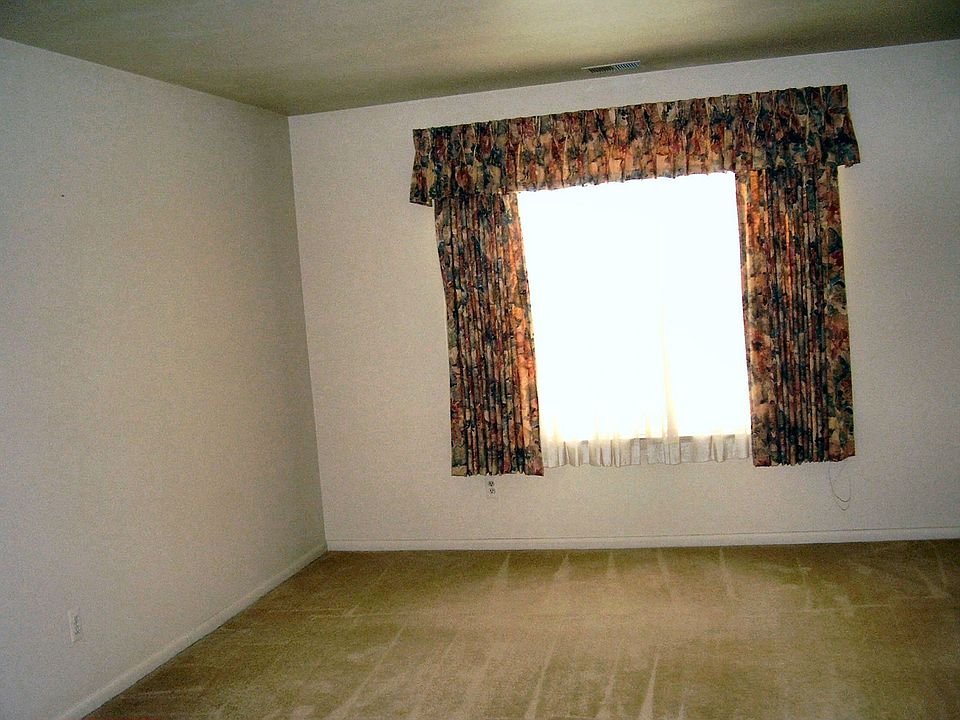 2nd image of 605 Swift Dr