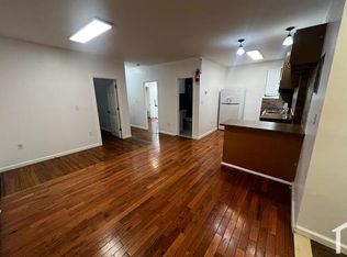 636 Manida St #1R, Bronx, NY 10474
