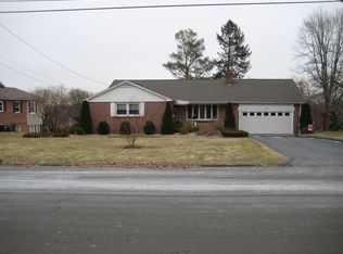 92 Eastern Dr, Wethersfield, CT 06109