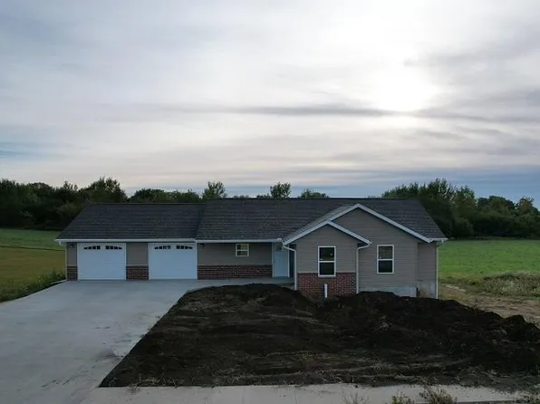 309 Grandview Ave, Monticello, IA 52310