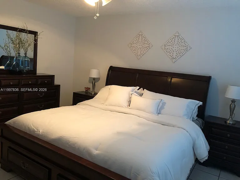 4533 SW 143rd Pl — Photo 7