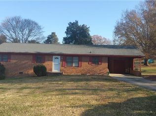 418 Heitman Rd, Thomasville, NC 27360