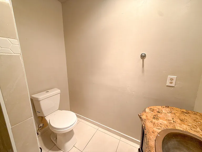 106 Florida St — Photo 8