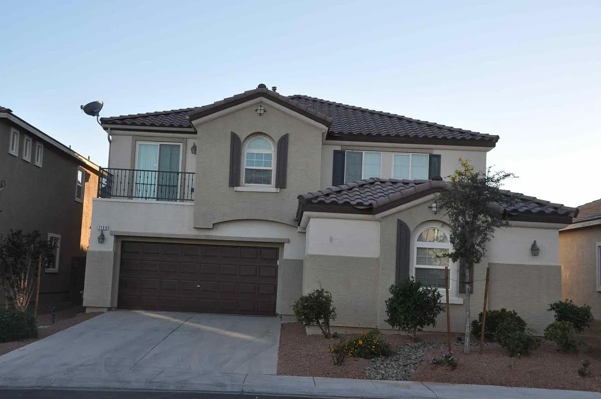 5 bed, 3177 sqft, $3,200 — Photo 1