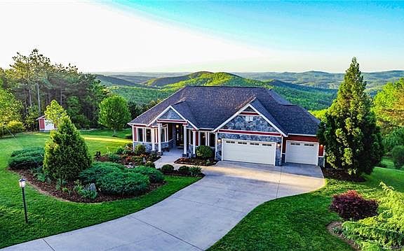 4th image of 3818 Skyline Dr