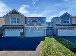 1979 Cobblestone Dr, Carpentersville, IL