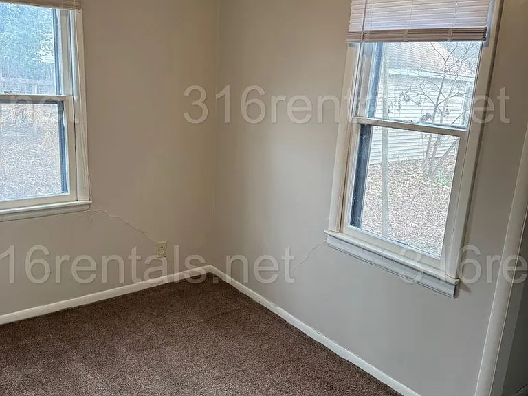 303 N Emporia St — Photo 12