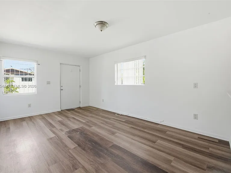 7512 NW 1st Ave #7512 — Photo 3
