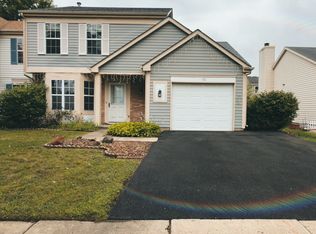 76 Bridgewater Ln, Mundelein, IL