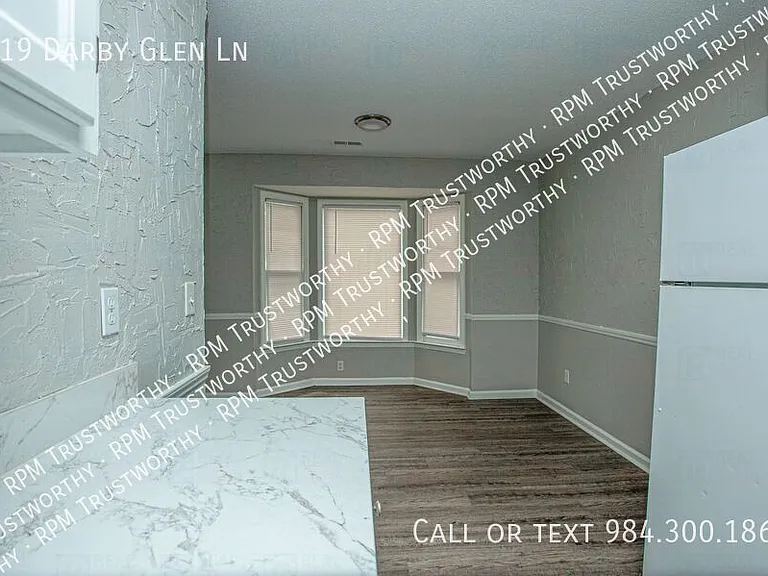 519 Darby Glen Ln — Photo 10