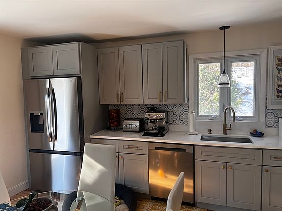 5th image of 635 Florence Rd